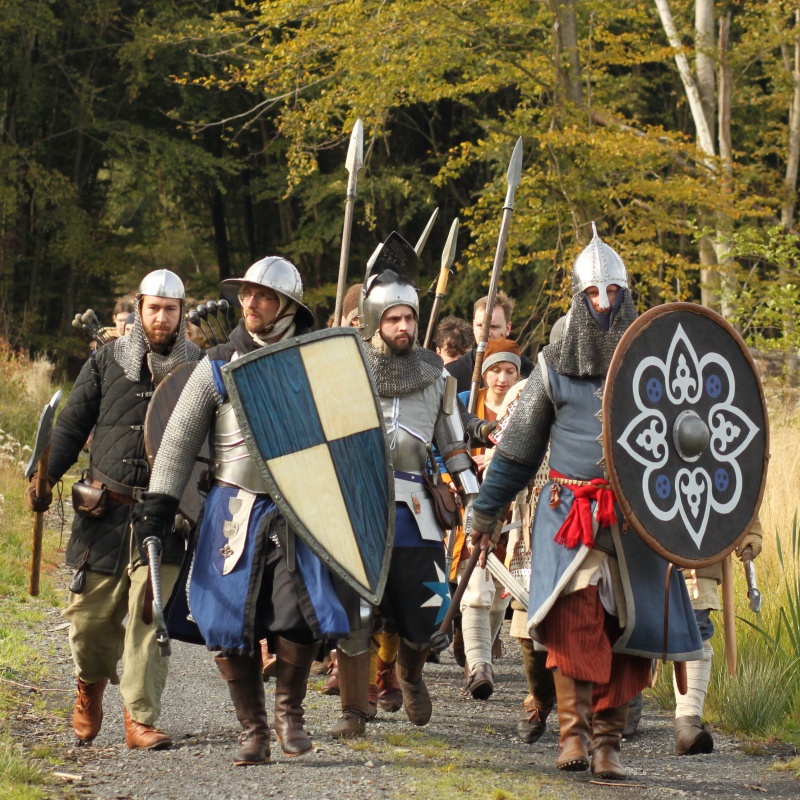 Bild von Kriegern während dem Marsch in die Schlacht